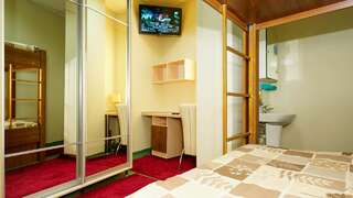Хостелы City Hostel Panorama Ужгород Кровать в общем номере с 2 кроватями-2
