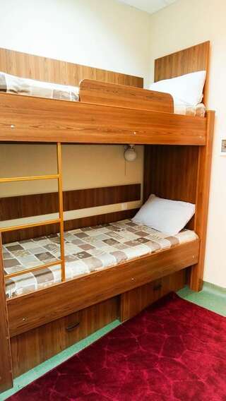 Хостелы City Hostel Panorama Ужгород Кровать в общем номере с 2 кроватями-4
