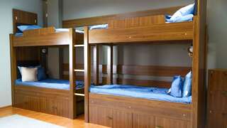 Хостелы City Hostel Panorama Ужгород Кровать в общем 6-местном номере для мужчин и женщин-4