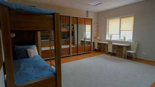 Хостелы City Hostel Panorama Ужгород Кровать в общем 6-местном номере для мужчин и женщин-1