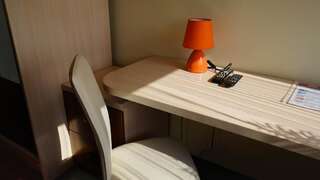 Хостелы City Hostel Panorama Ужгород Односпальная кровать в общем номере с 2 кроватями-8